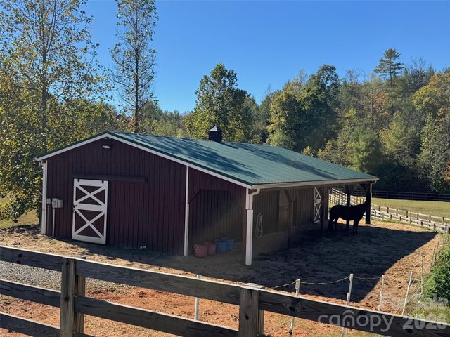 4898 Soaring Top Lane, Lenoir, NC 28645