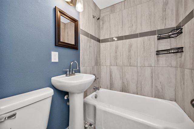 4124 3rd Street, Des Moines, IA 50313