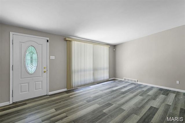 9614 Winkler Drive, St Louis, MO 63136