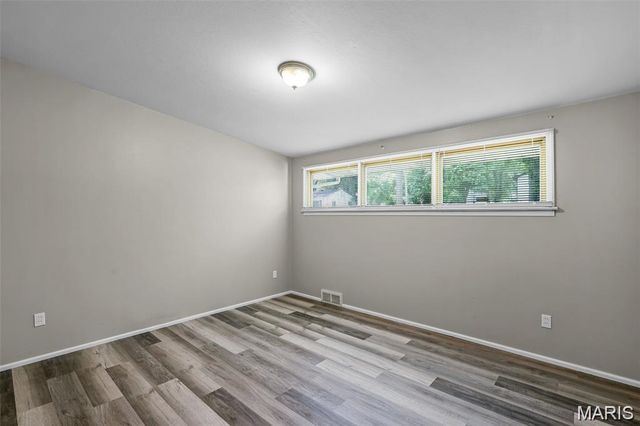 9614 Winkler Drive, St Louis, MO 63136