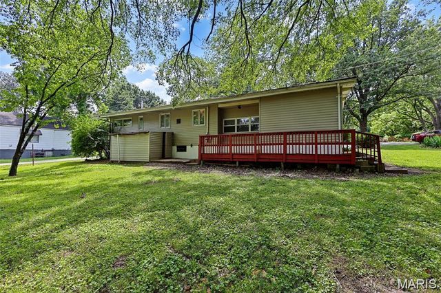 9614 Winkler Drive, St Louis, MO 63136