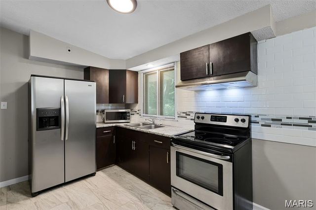 9614 Winkler Drive, St Louis, MO 63136