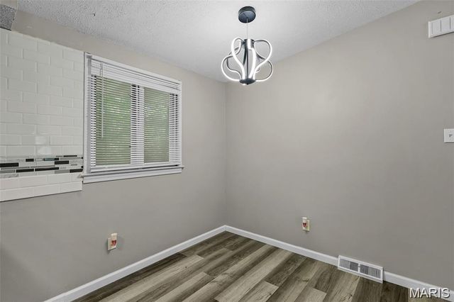 9614 Winkler Drive, St Louis, MO 63136