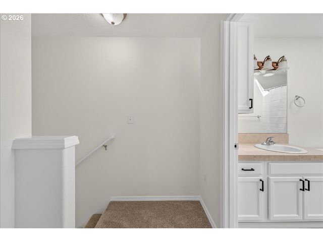 2743 Se 98TH Ave 3, Portland, OR 97266