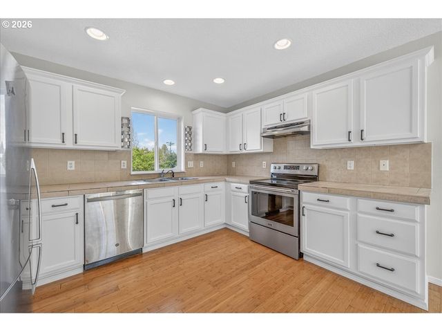 2743 Se 98TH Ave 3, Portland, OR 97266