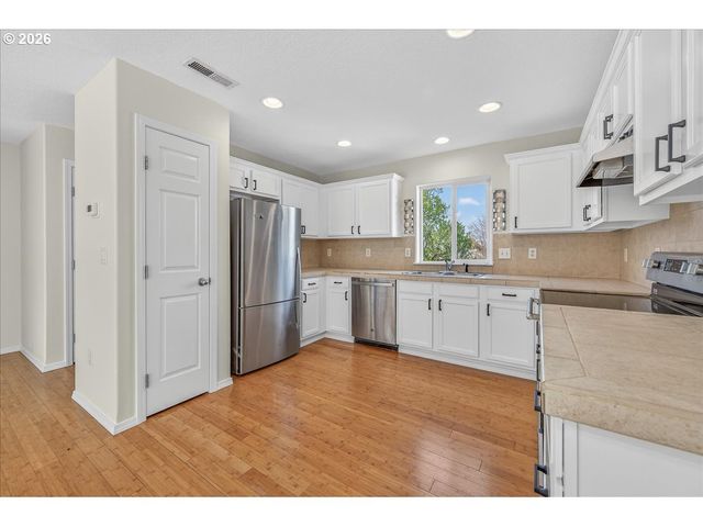 2743 Se 98TH Ave 3, Portland, OR 97266