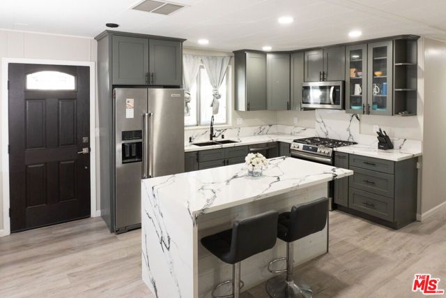 45800 45800 Challenger Way 279, Lancaster, CA 93535