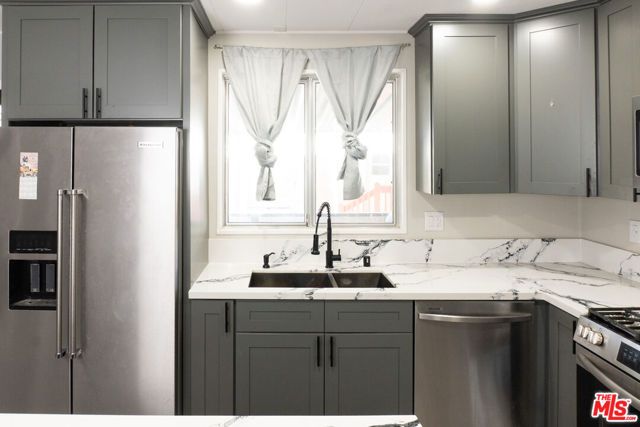 45800 45800 Challenger Way 279, Lancaster, CA 93535