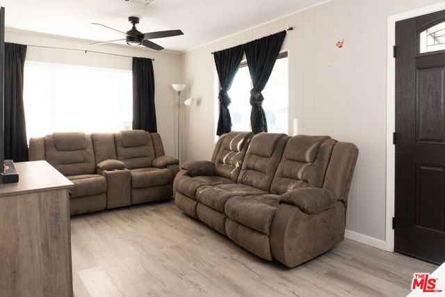 45800 45800 Challenger Way 279, Lancaster, CA 93535