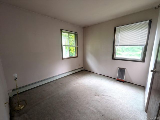 6 Crawford Street, Pine Bush, NY 12566