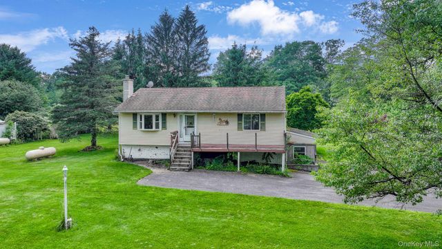 6 Crawford Street, Pine Bush, NY 12566