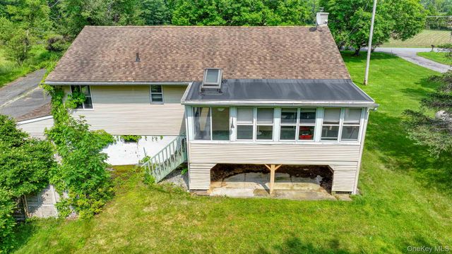 6 Crawford Street, Pine Bush, NY 12566