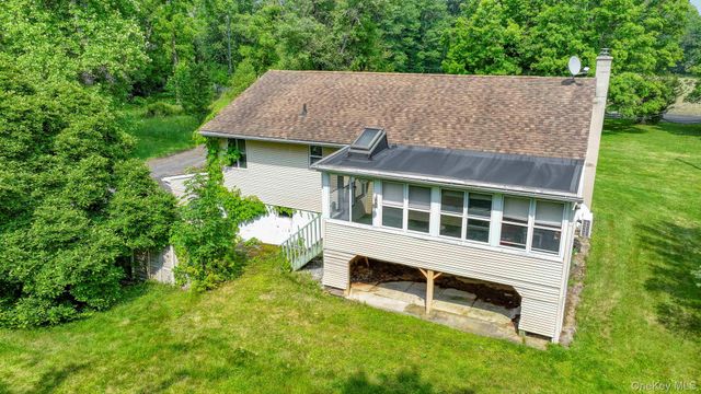 6 Crawford Street, Pine Bush, NY 12566