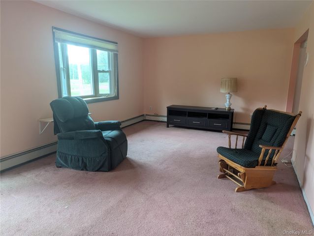 6 Crawford Street, Pine Bush, NY 12566