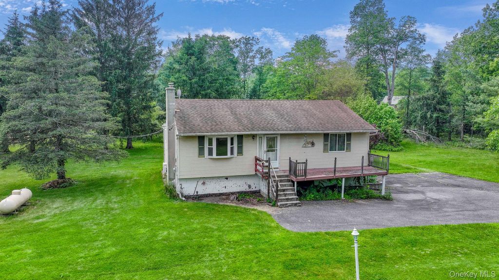 6 Crawford Street, Pine Bush, NY 12566