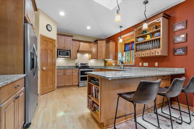 3160 S 85th STREET, Milwaukee, WI 53227