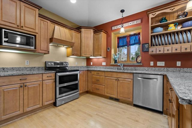 3160 S 85th STREET, Milwaukee, WI 53227