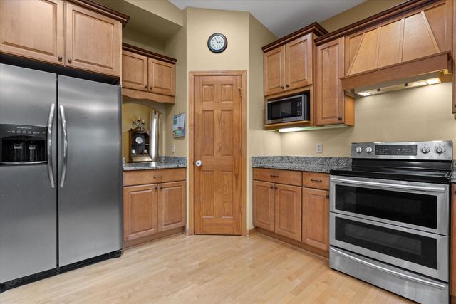 3160 S 85th STREET, Milwaukee, WI 53227