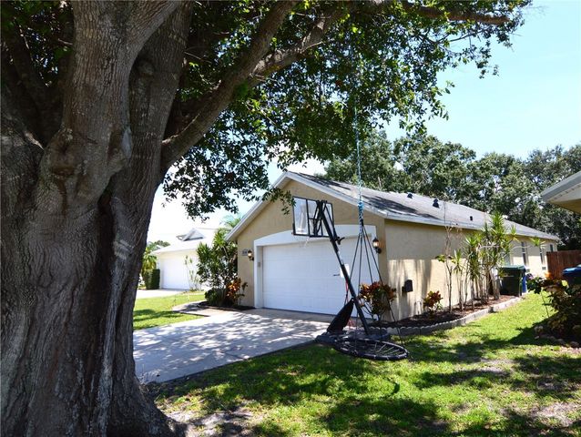 1576 FAWNWOOD CIRCLE, Sarasota, FL 34232
