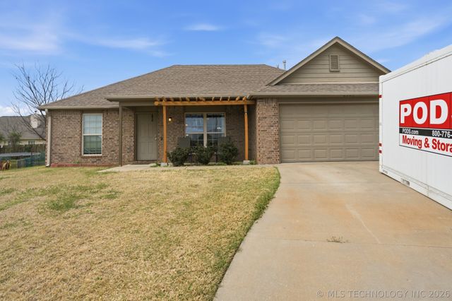 2503 Hunters Court, Claremore, OK 74019