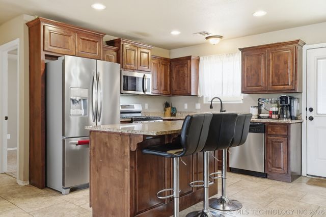 2503 Hunters Court, Claremore, OK 74019