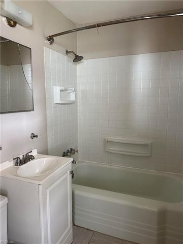 5249 Curlew DR, Norfolk, VA 23502