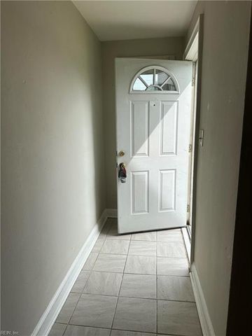 5249 Curlew DR, Norfolk, VA 23502