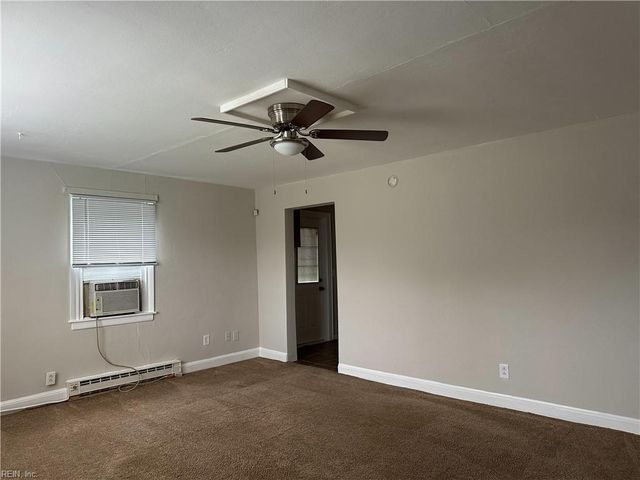 5249 Curlew DR, Norfolk, VA 23502