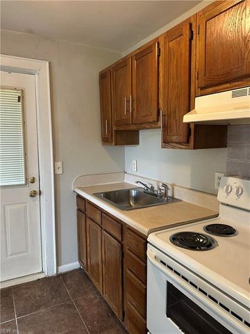 5249 Curlew DR, Norfolk, VA 23502