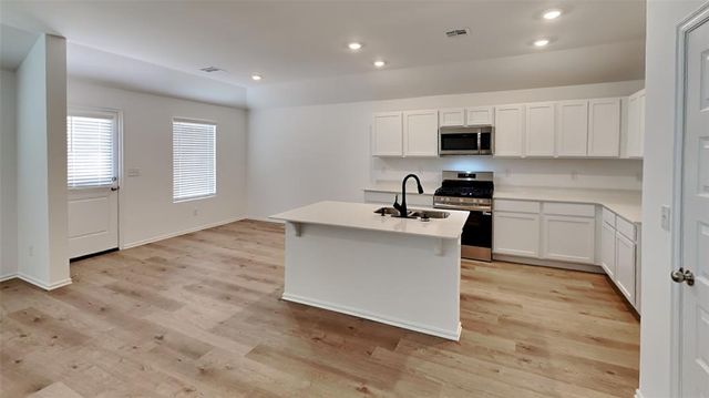 4017 Olivia Street, Mustang, OK 73064