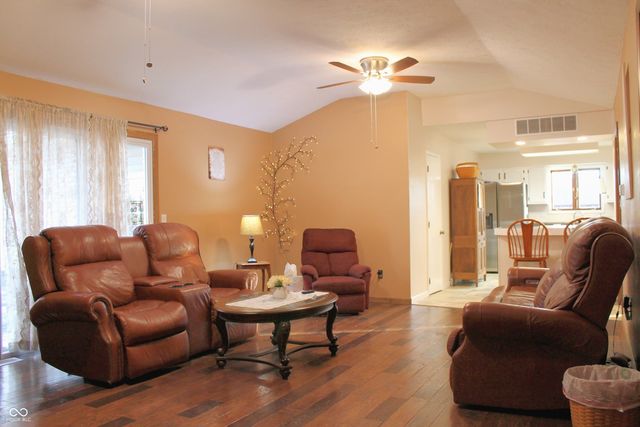 441 Mutton Creek Drive, Seymour, IN 47274