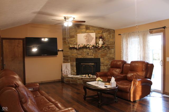 441 Mutton Creek Drive, Seymour, IN 47274