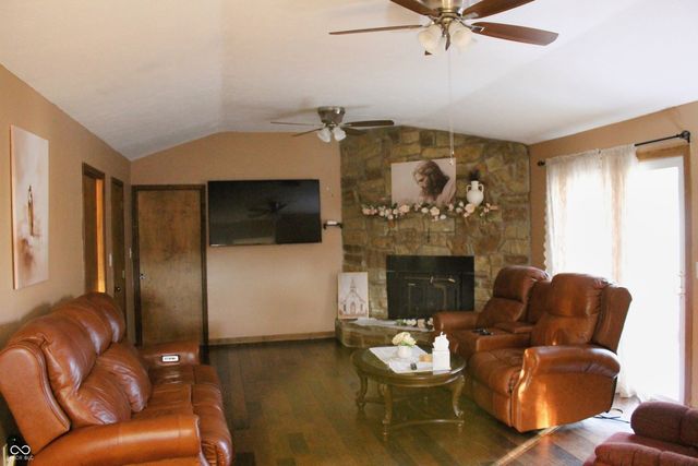 441 Mutton Creek Drive, Seymour, IN 47274