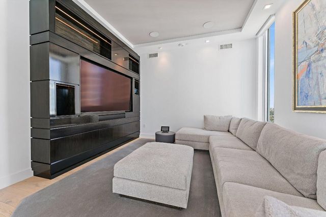 3 Water Club Way 1902, North Palm Beach, FL 33408