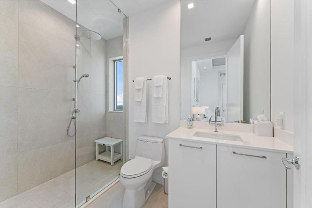 3 Water Club Way 1902, North Palm Beach, FL 33408