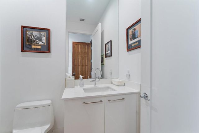 3 Water Club Way 1902, North Palm Beach, FL 33408