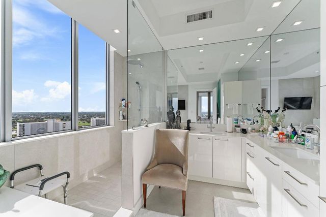 3 Water Club Way 1902, North Palm Beach, FL 33408