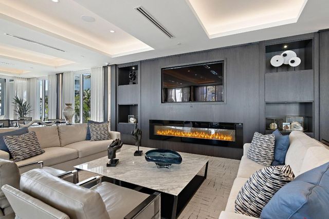 3 Water Club Way 1902, North Palm Beach, FL 33408