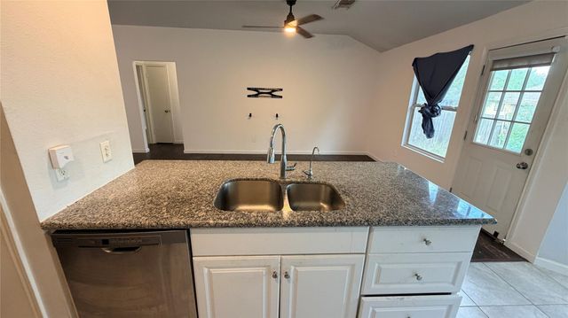 7204 Wardman DR, Del Valle, TX 78617