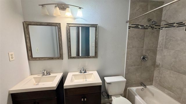 7204 Wardman DR, Del Valle, TX 78617