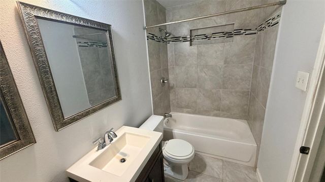 7204 Wardman DR, Del Valle, TX 78617