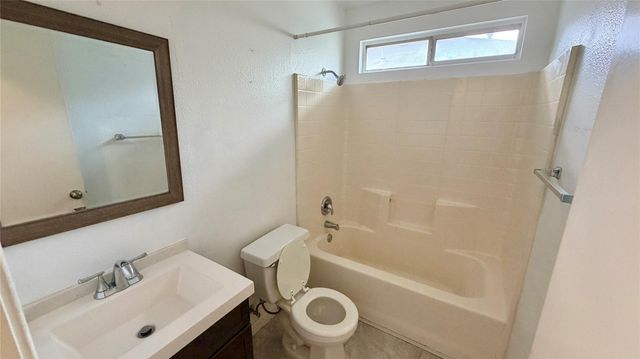 7204 Wardman DR, Del Valle, TX 78617