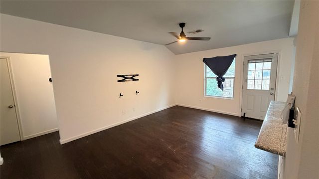 7204 Wardman DR, Del Valle, TX 78617
