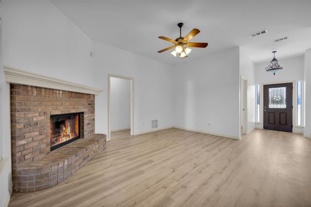 137 Saddle Ridge, Waxahachie, TX 75167