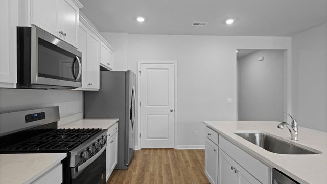 3166 Dalmore Drive, Ravenel, SC 29470