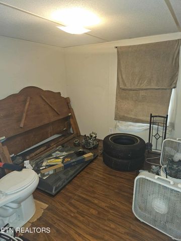 814 Hassler Mill Rd, Harriman, TN 37748