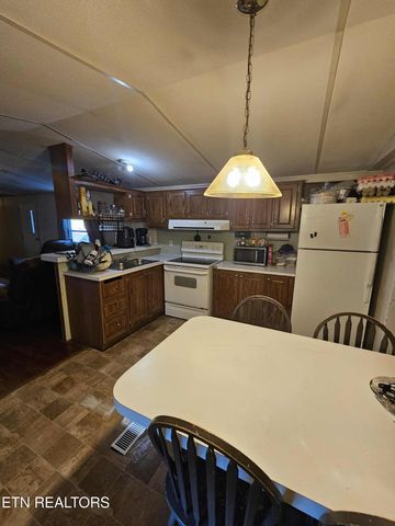 814 Hassler Mill Rd, Harriman, TN 37748