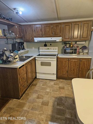 814 Hassler Mill Rd, Harriman, TN 37748