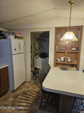 814 Hassler Mill Rd, Harriman, TN 37748