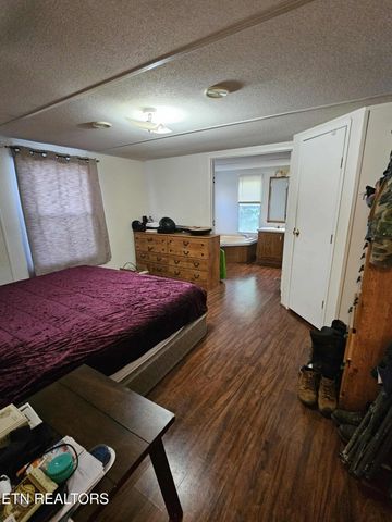 814 Hassler Mill Rd, Harriman, TN 37748